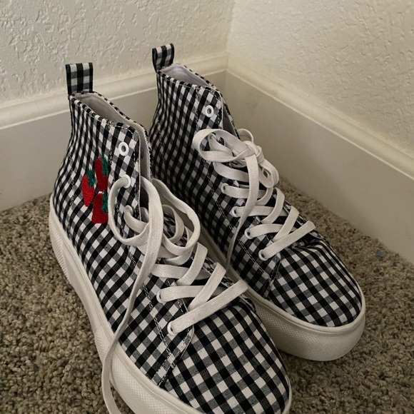 Never worn - Picture 3 of 3